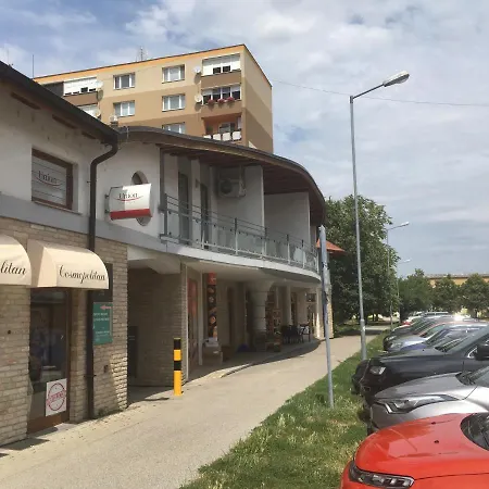 Konde Apartments D Dunajska Streda Exterior photo